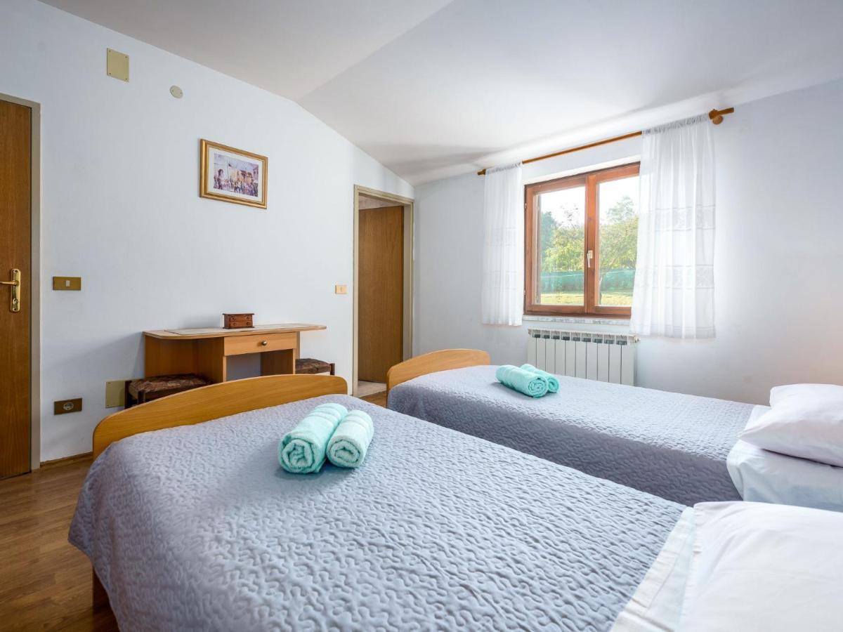 Holiday Home Hacienda - Pzn316 By Interhome Tinjan Ngoại thất bức ảnh