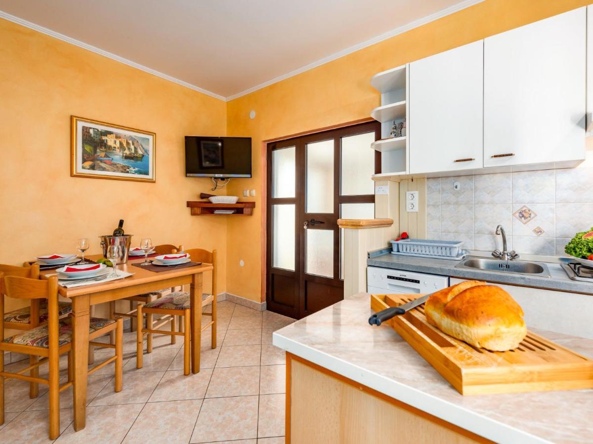Holiday Home Hacienda - Pzn316 By Interhome Tinjan Ngoại thất bức ảnh