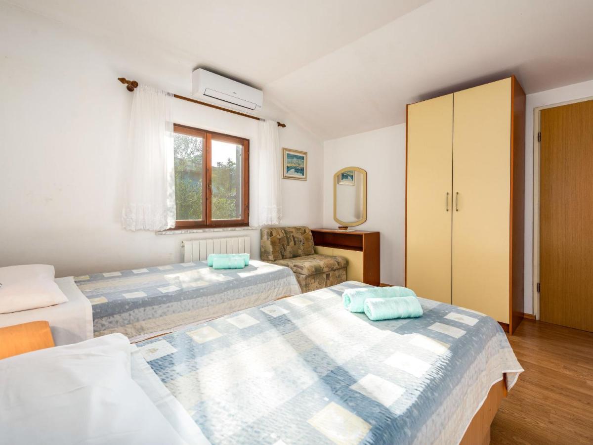 Holiday Home Hacienda - Pzn316 By Interhome Tinjan Ngoại thất bức ảnh