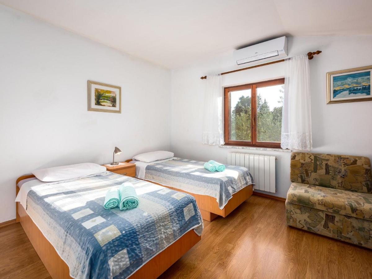 Holiday Home Hacienda - Pzn316 By Interhome Tinjan Ngoại thất bức ảnh