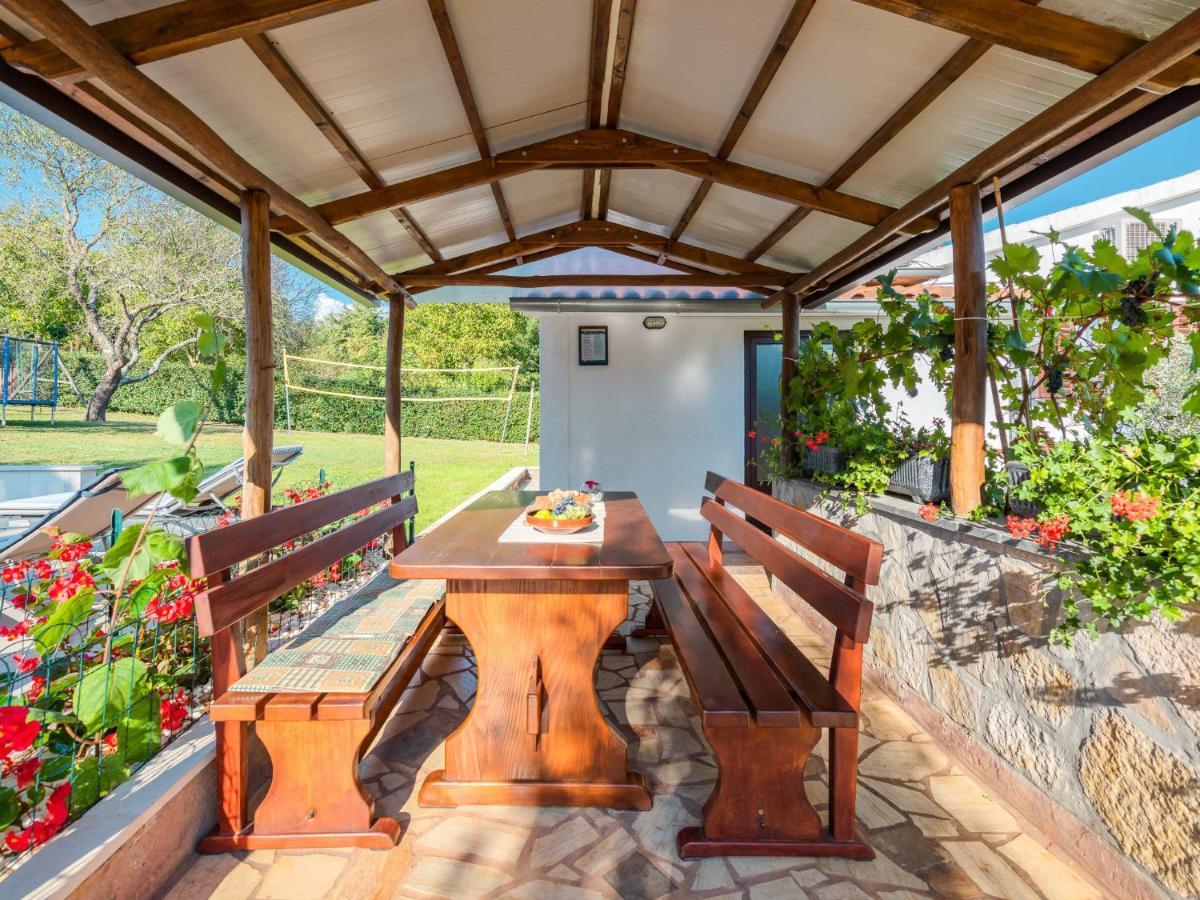 Holiday Home Hacienda - Pzn316 By Interhome Tinjan Ngoại thất bức ảnh